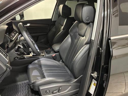 2023 Audi Q5 40 Premium Plus