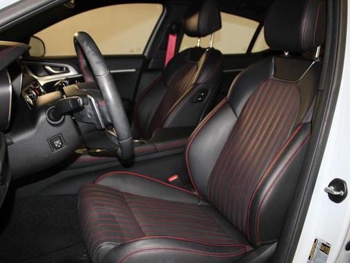 2023 Genesis G70 2.0T AWD