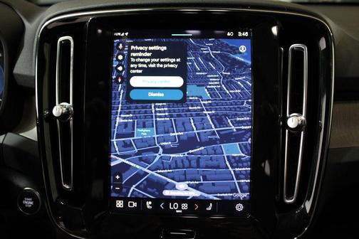 2024 Volvo XC40 B5 Plus Dark Theme