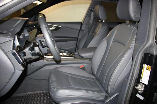 2025 Audi Q8 55 Premium