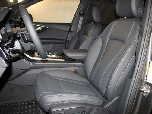 2026 Audi Q7 45 Premium
