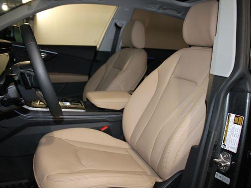 2025 Audi Q8 55 Premium Plus