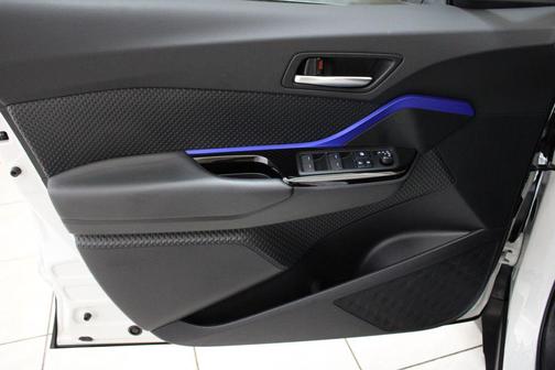 2022 Toyota C-HR XLE