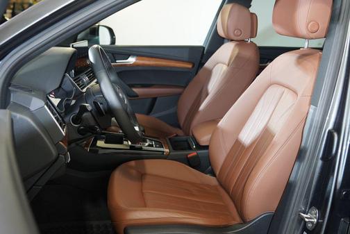 2022 Audi Q5 45 S line Premium