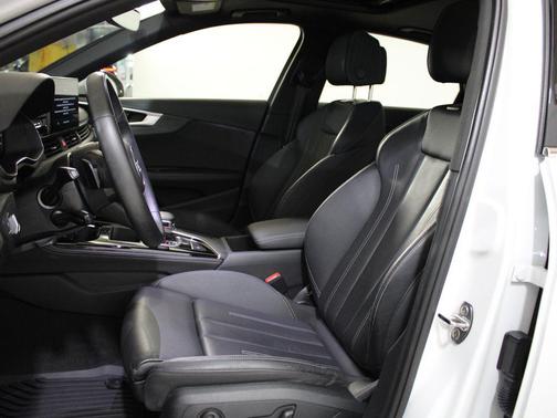 2022 Audi A4 45 S line Premium Plus