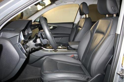 2025 Audi Q7 55 Premium