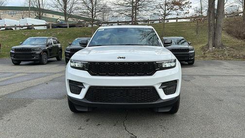 2025 Jeep Grand Cherokee Laredo