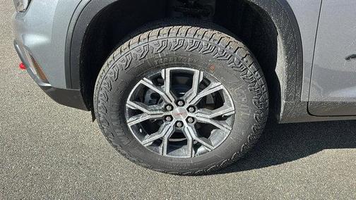 2025 GMC Acadia AT4