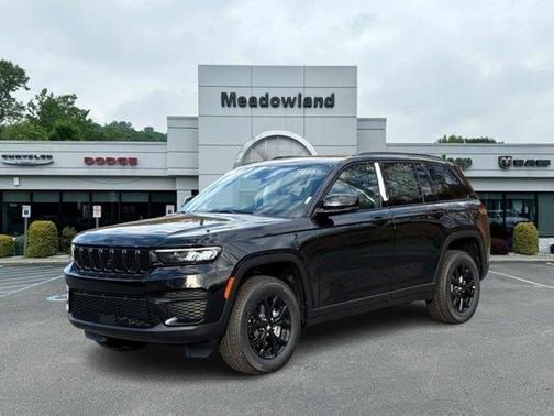 2025 Jeep Grand Cherokee Laredo