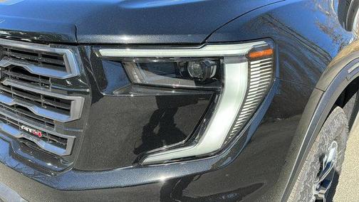 2025 GMC Acadia AT4