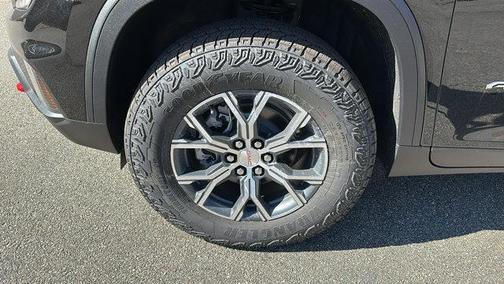 2025 GMC Acadia AT4