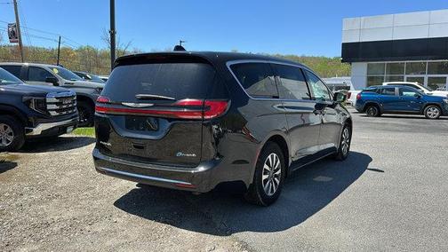 2023 Chrysler Pacifica Hybrid Touring L