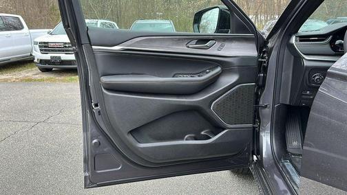 2025 Jeep Grand Cherokee L Overland
