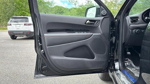 DB Black Clearcoat 2026 Dodge Durango GT Plus HEMI V8