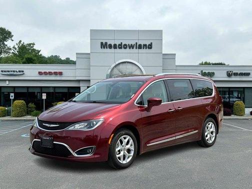 2017 Chrysler Pacifica Touring-L Plus