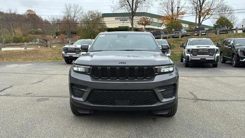 2025 Jeep Grand Cherokee Laredo