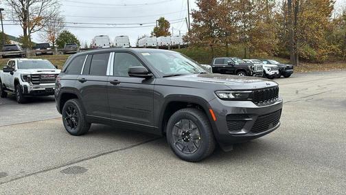 2025 Jeep Grand Cherokee Laredo
