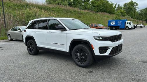 2025 Jeep Grand Cherokee Laredo