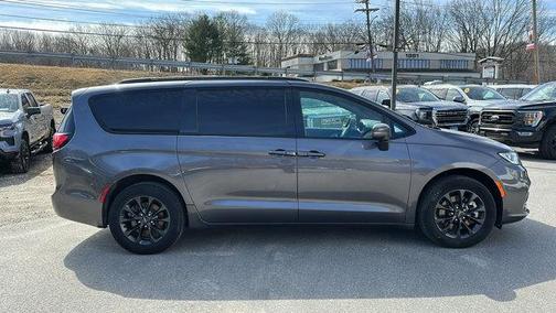 2021 Chrysler Pacifica Touring-L