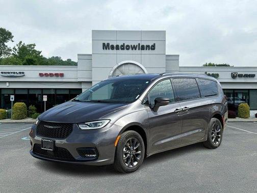 2021 Chrysler Pacifica Touring-L
