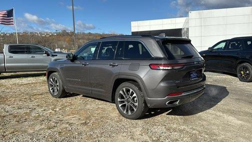 2022 Jeep Grand Cherokee 4xe Overland