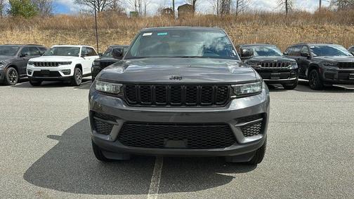 2025 Jeep Grand Cherokee Laredo