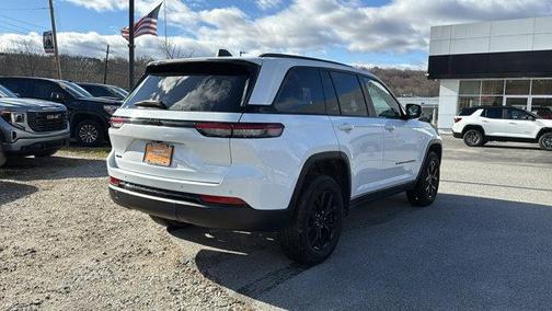 2024 Jeep Grand Cherokee Laredo