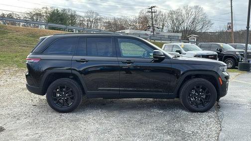 2024 Jeep Grand Cherokee Laredo