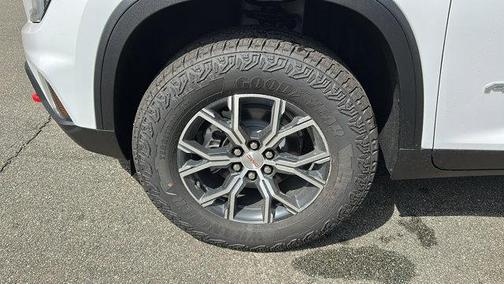 2025 GMC Acadia AT4