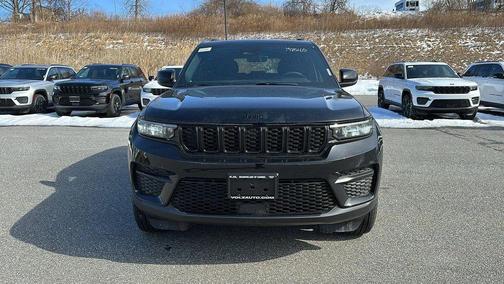 2025 Jeep Grand Cherokee Laredo