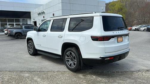 2024 Jeep Wagoneer Base