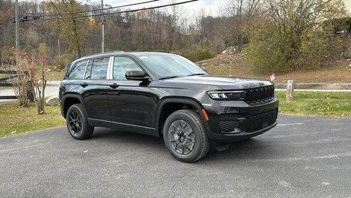 2025 Jeep Grand Cherokee Laredo