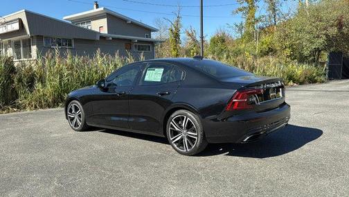 2019 Volvo S60 T6 R-Design