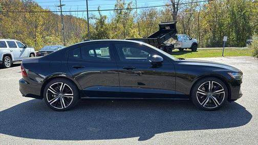 2019 Volvo S60 T6 R-Design