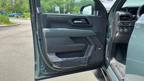 2025 GMC Yukon XL AT4