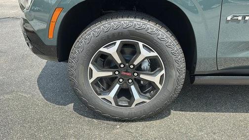 2025 GMC Yukon XL AT4