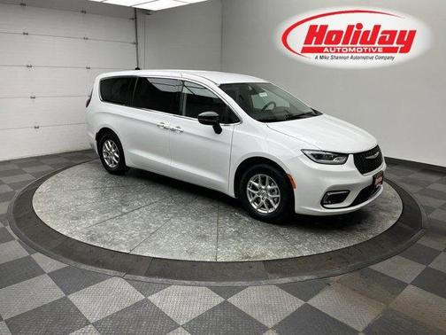 2024 Chrysler Pacifica Touring-L