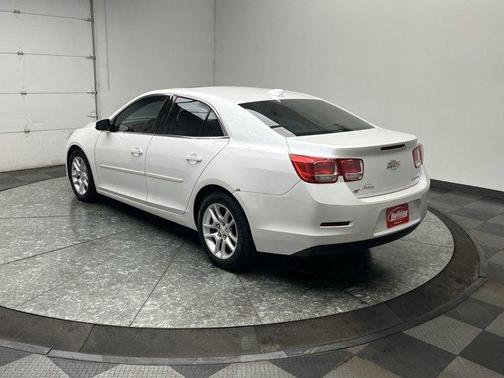 Iridescent Pearl Tricoat 2015 Chevrolet Malibu 1LT