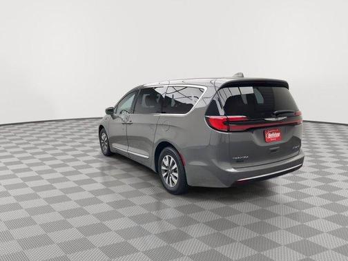 2022 Chrysler Pacifica Hybrid Limited