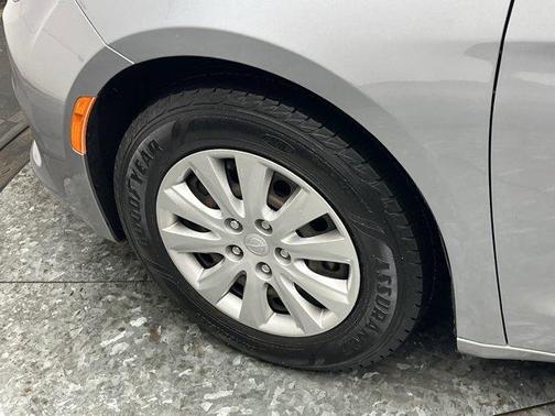 2021 Chrysler Voyager L