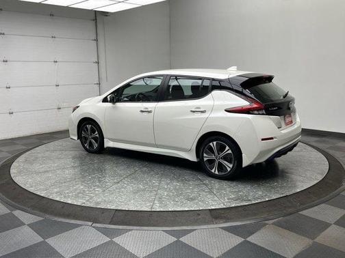 White 2022 Nissan Leaf SV PLUS