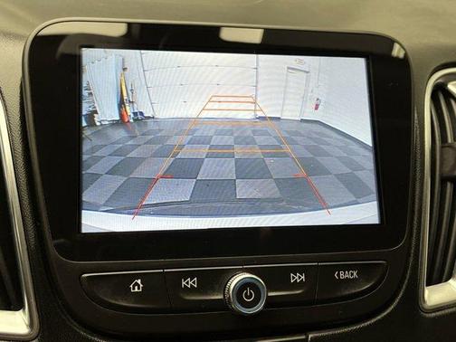 Champagne Silver 2016 Chevrolet Malibu 1LT