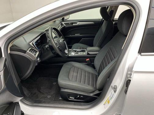 Oxford White 2019 Ford Fusion Hybrid SE