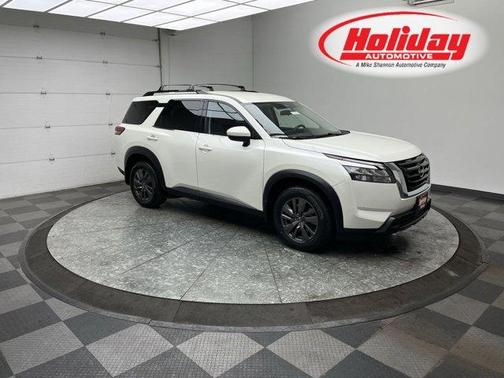 2023 Nissan Pathfinder SV