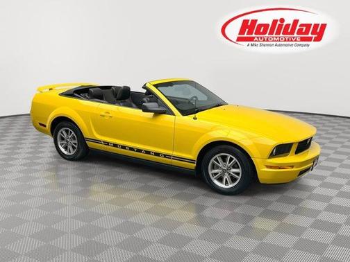 2005 Ford Mustang Deluxe