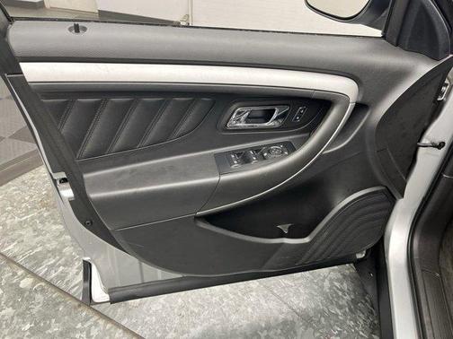 2017 Ford Taurus SEL