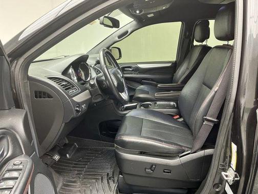 2016 Dodge Grand Caravan R/T