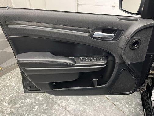 2022 Chrysler 300 Touring