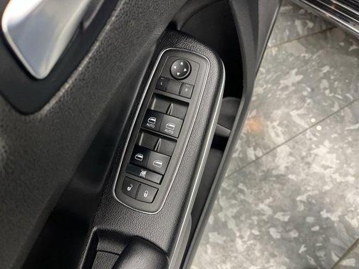 2022 Chrysler 300 Touring