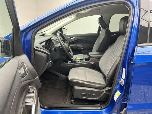 Lightning Blue Metallic 2018 Ford Escape SE
